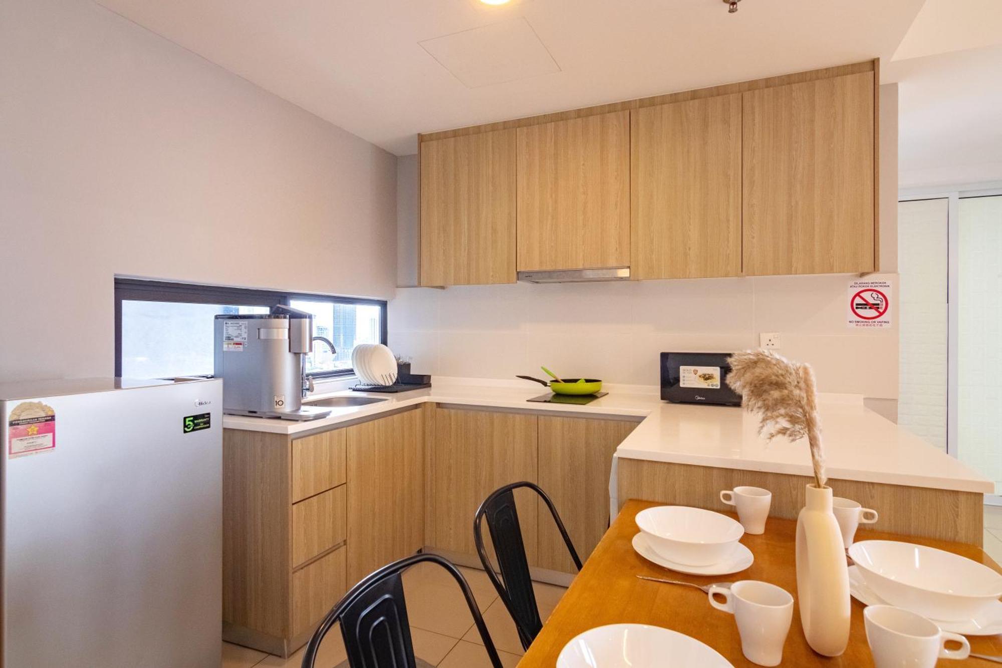 Tropicana 218 Macalister X Airlevate Suites George Town Exterior photo