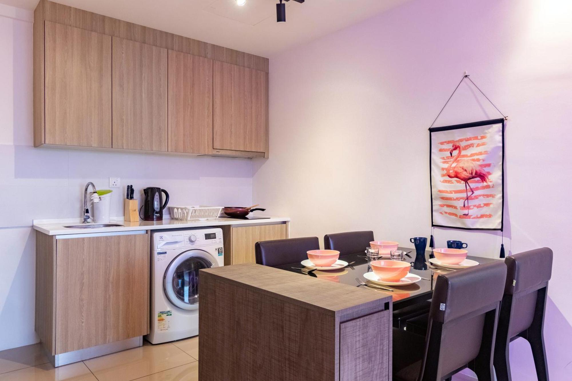 Tropicana 218 Macalister X Airlevate Suites George Town Room photo