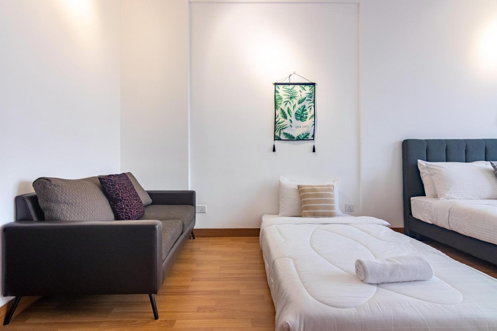 Tropicana 218 Macalister X Airlevate Suites George Town Room photo